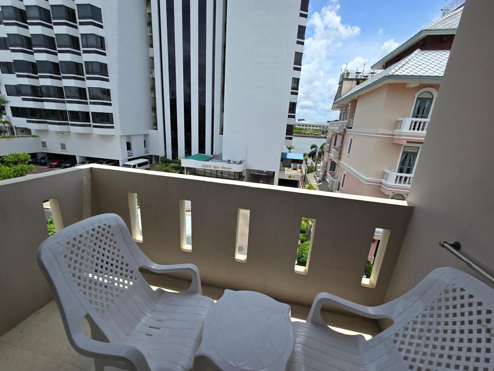 Bella Bella Riverview Bangkok Extérieur photo